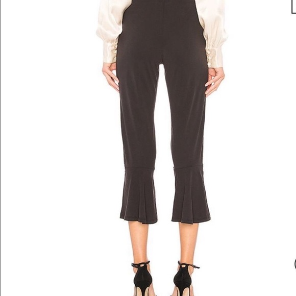 Bb Dakota black Kane Ruffle Bottom Cropped Pants size 10 Almost new condition - Picture 3 of 9